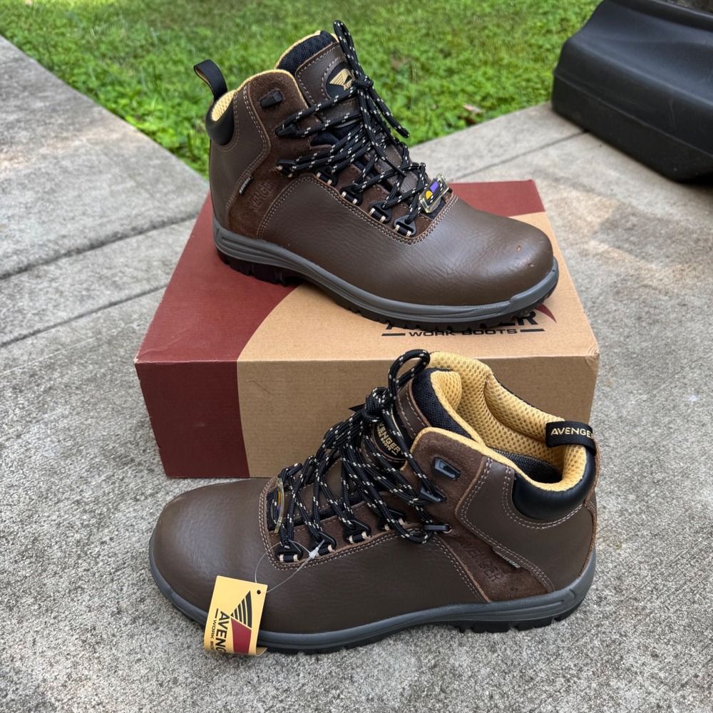 Avenger Breaker Work Boots Mens 10.5 Wide Brown Composite Toe Waterproof A7281